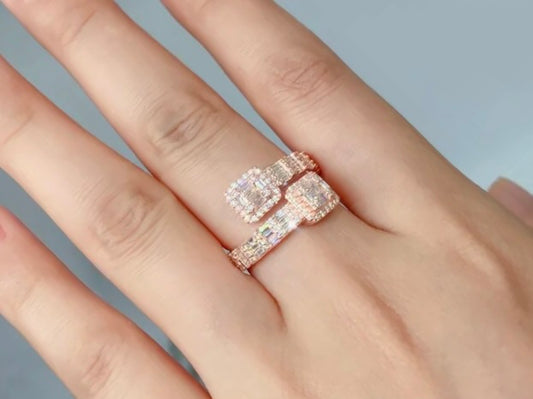 Design ring met emeralds en briljanten