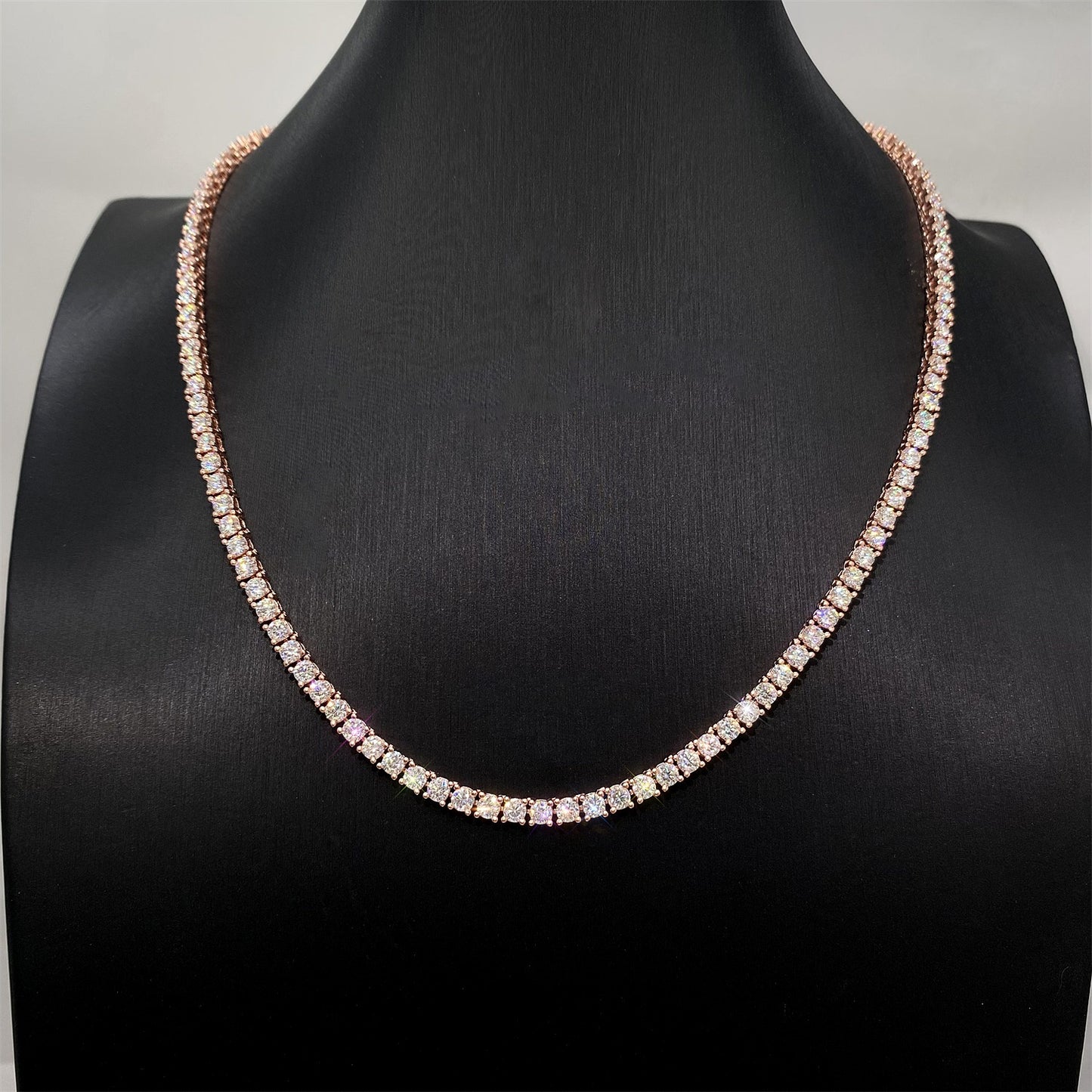 Rose tenniscollier met briljanten van 12.50 carat totaal
