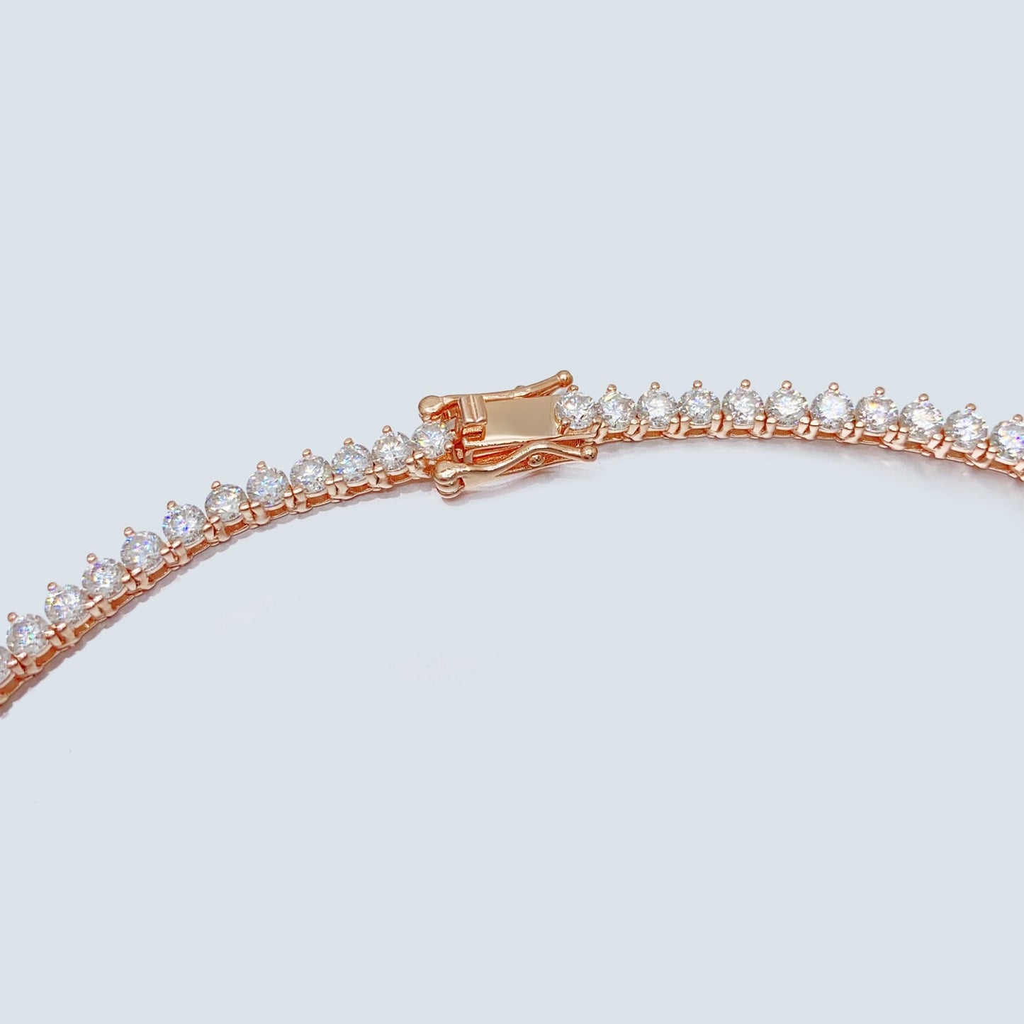 Rose collier met oplopende briljanten van 25.00 carat totaal