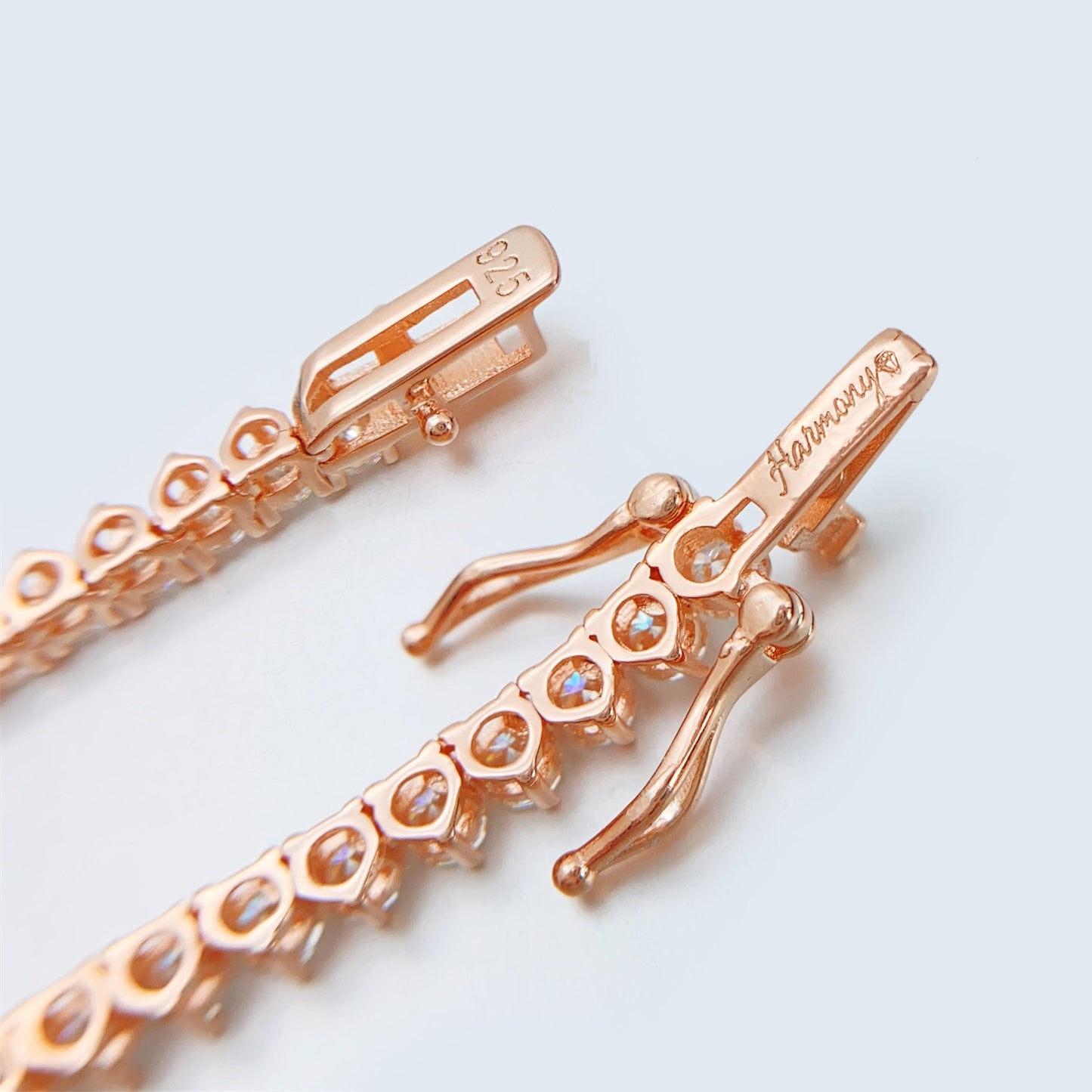 Rose collier met oplopende briljanten van 25.00 carat totaal