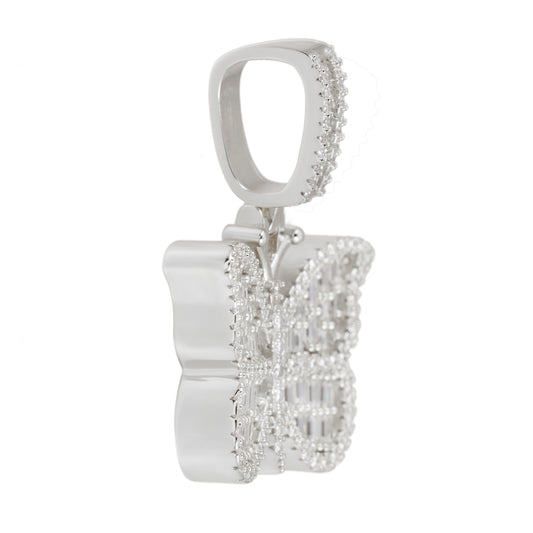 Zilverkleurige hanger in vlindervorm bezet met briljanten