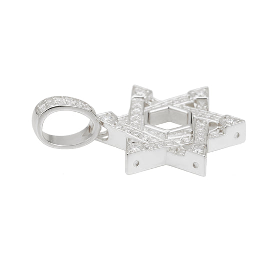 Zilverkleurige hanger met stervorm bezet met briljanten