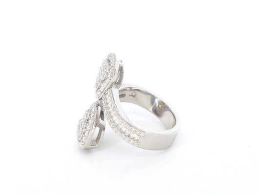 Emerald hart design ring