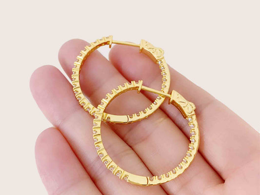 Gele exclusieve creolen volledig gezet met briljanten