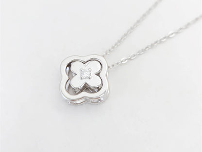 Witte ketting met klaver ketting gezet met briljanten