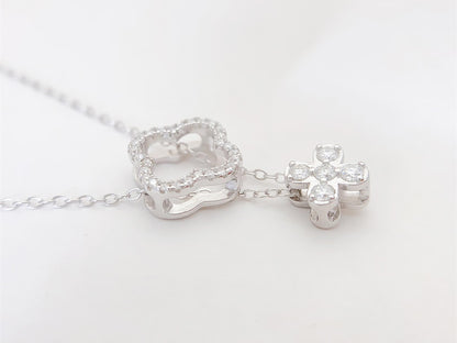 Witte ketting met klaver ketting gezet met briljanten