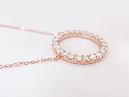 Rose ronde hanger met ketting rondom gezet met grote briljanten