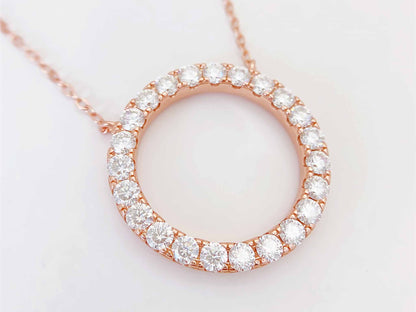 Rose ronde hanger met ketting rondom gezet met grote briljanten