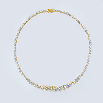 Gele collier met oplopende briljanten van 25.00 carat totaal