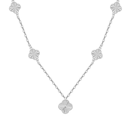 Witte collier met gesloten klavertjes rhodium verguld