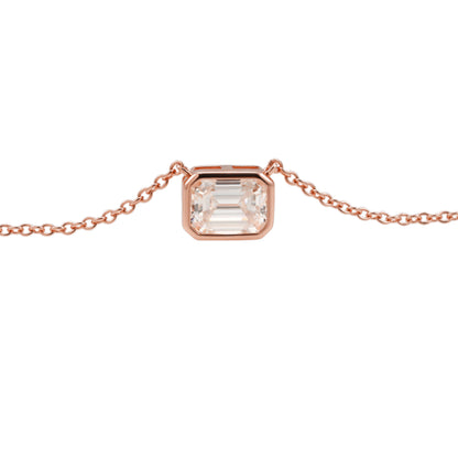 Rosékleurige ketting met rechthoekige hanger