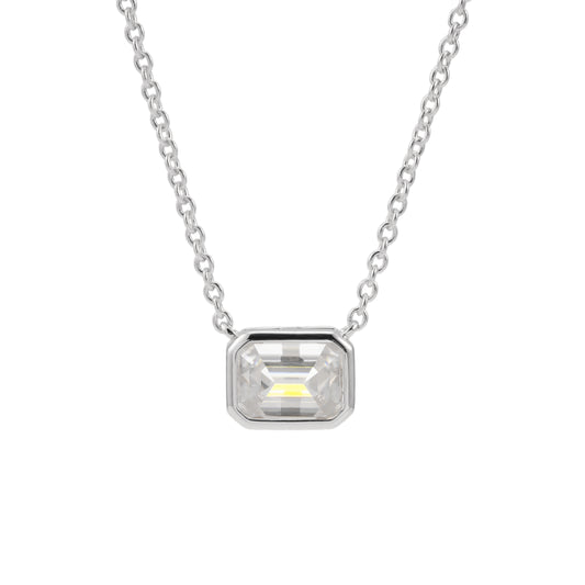 Zilverkleurige ketting met rechthoekige hanger