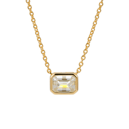 Goudkleurige ketting met rechthoekige hanger